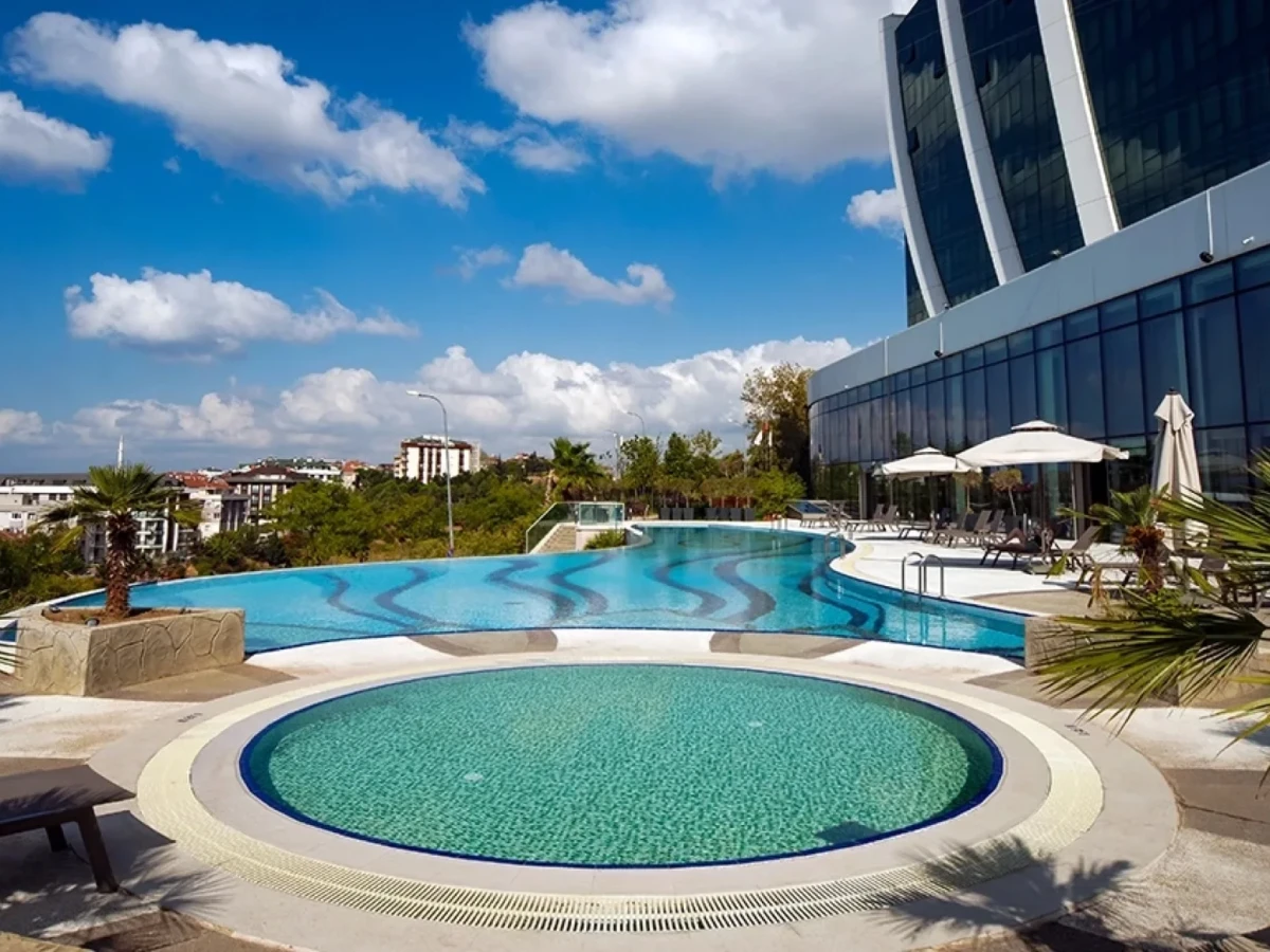 Elite World Grand İstanbul Küçükyalı Otel Havuzu Projesi