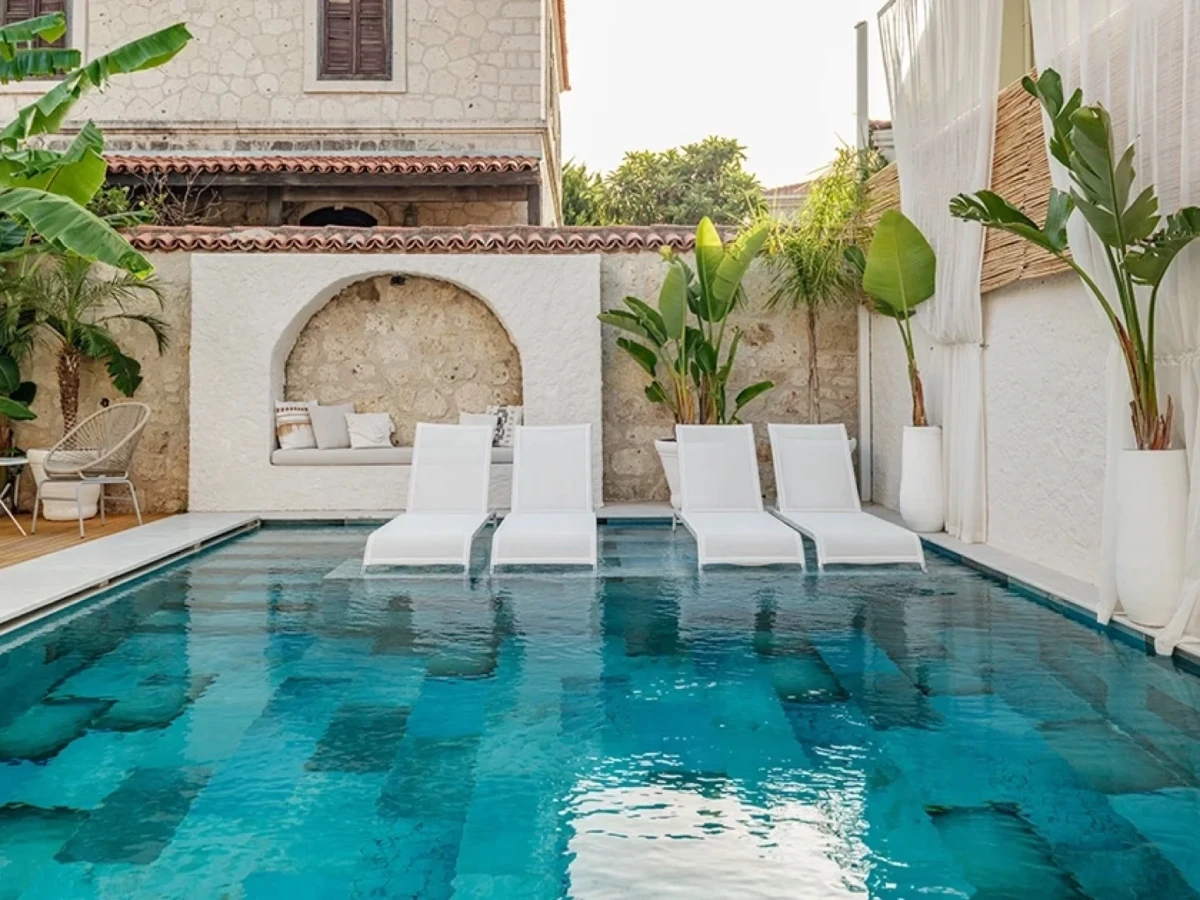 Voger Alaçatı Köyiçi Otel Havuzu Projesi