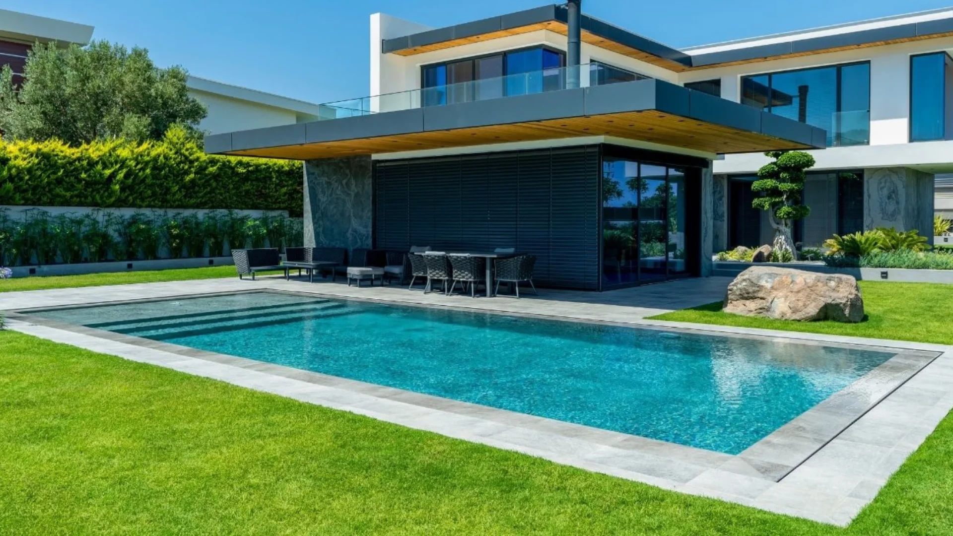 Proyecto de Piscina de Villa Antique Grey en Çeşme