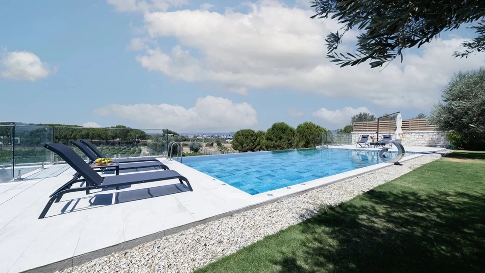 Beige Stone Villa Havuzu Projesi