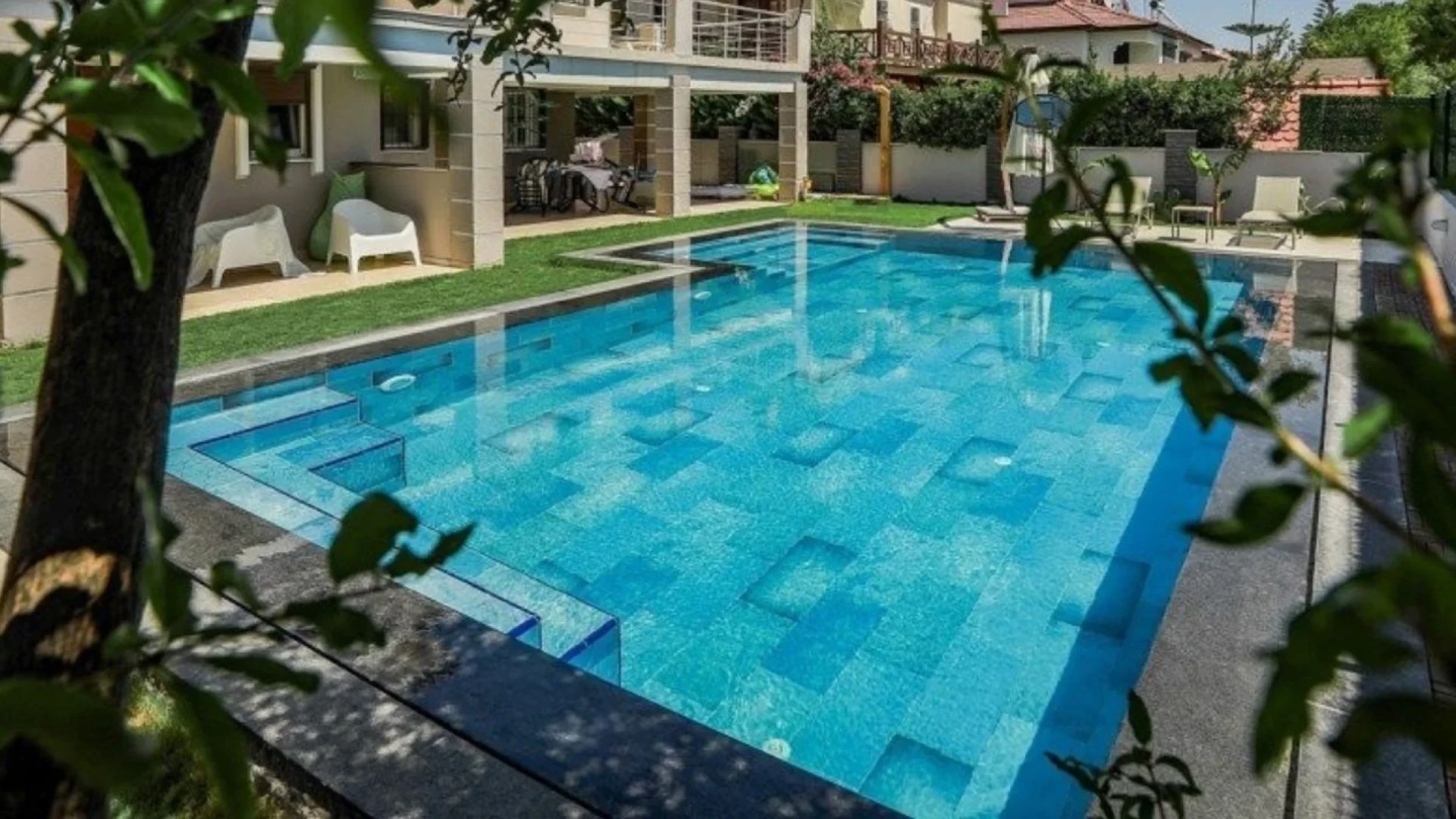 Blue Bead İzmir Villa Havuzu Projesi