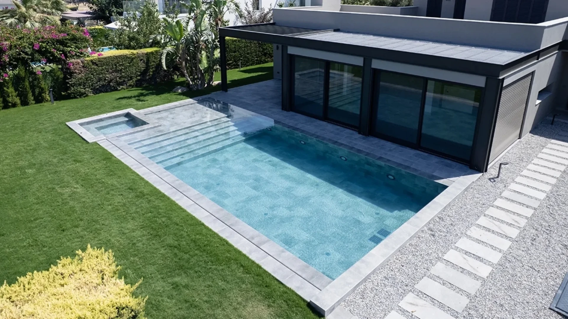 Antique Grey Çeşme Villa Havuzu Projesi
