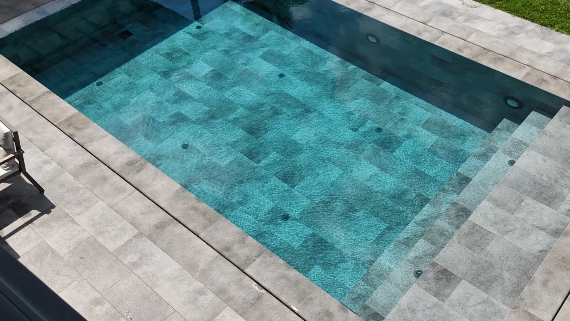 Antique Grey – The 34 Seyri Sapanca Villa Schwimmbad Projekt