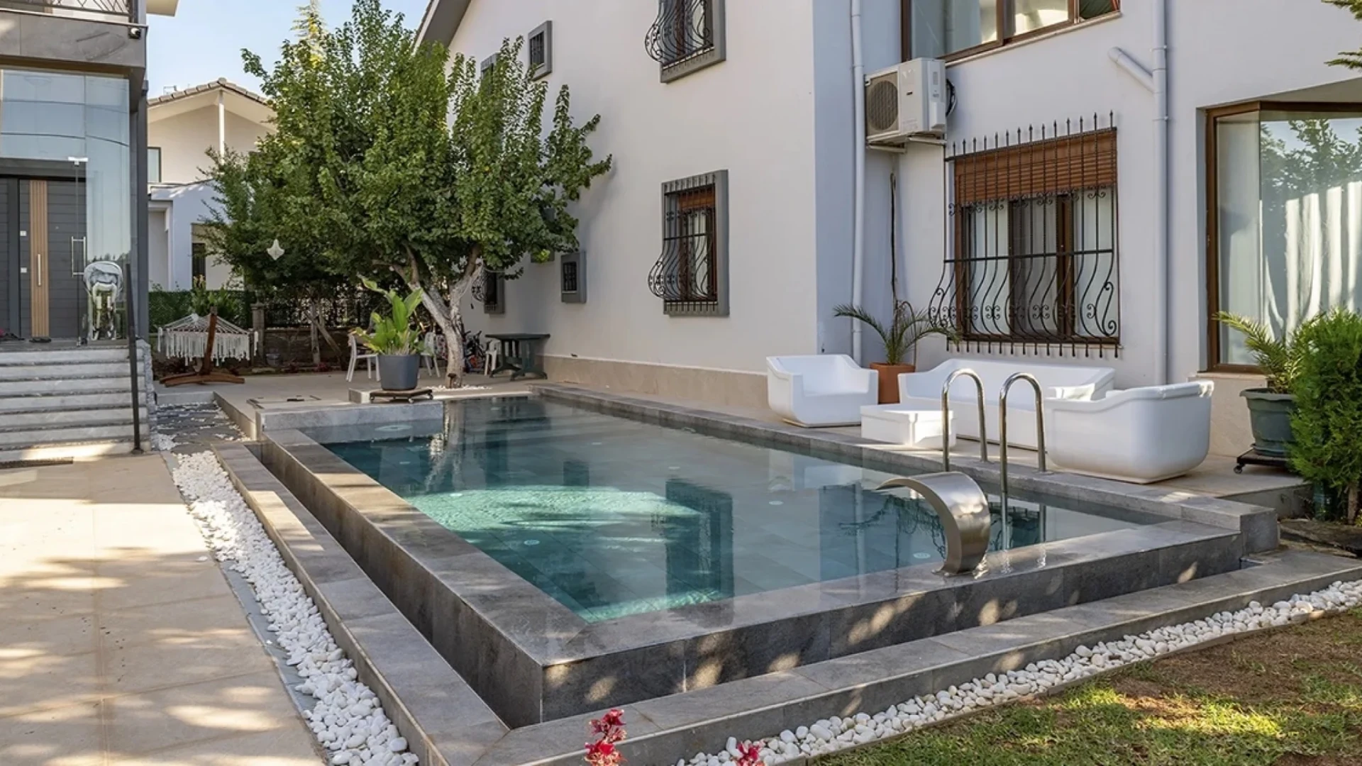 Antique Grey Antalya Döşemaltı Villa Havuzu Projesi