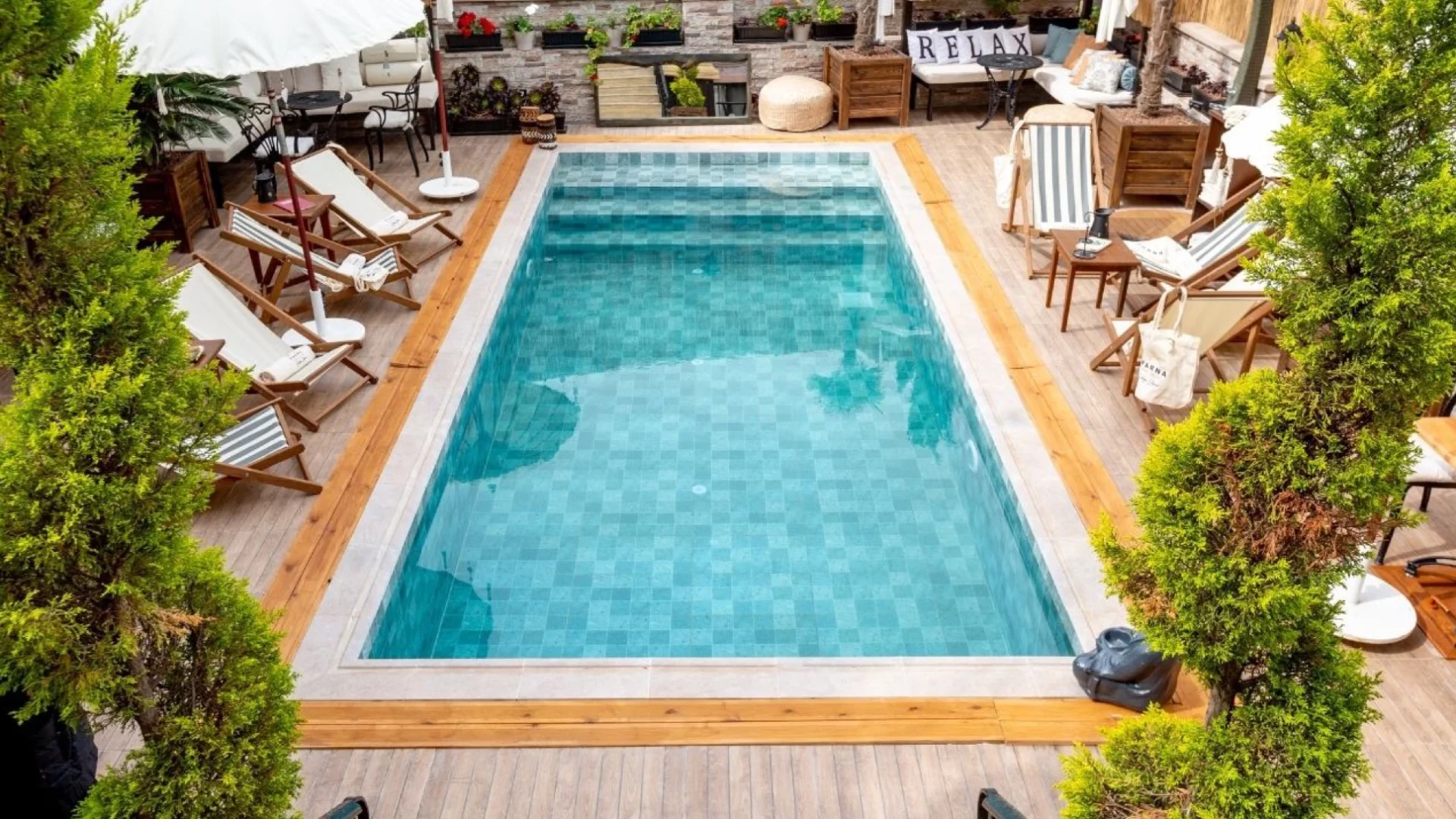 Parna Hotel & Bistro Cunda Havuz Projesi