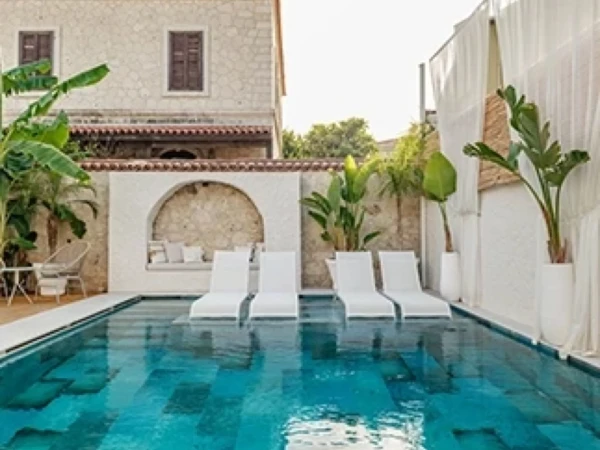 Voger Alaçatı Köyiçi Otel Havuzu Projesi