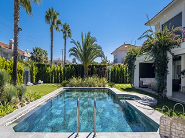 Olcay Mix Çeşme Villa Havuzu Projesi