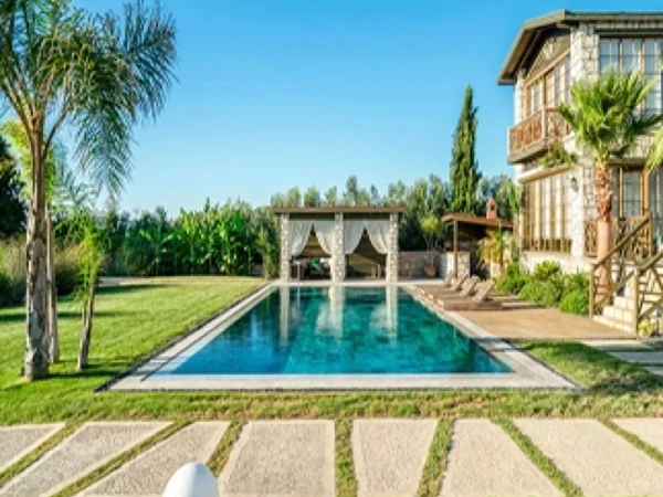 Firuze Mix İzmir Villa Havuzu Projesi