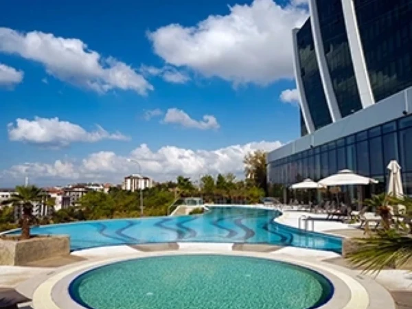 Elite World Grand İstanbul Küçükyalı Otel Havuzu Projesi