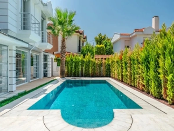 Piazza Cyan Çeşme Villa Havuzu Projesi