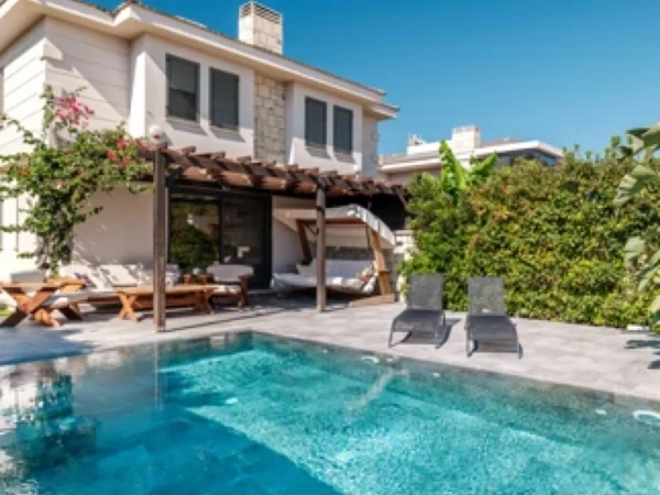 Antique Grey & Pool Garden Grey Çeşme Villa Havuzu Projesi