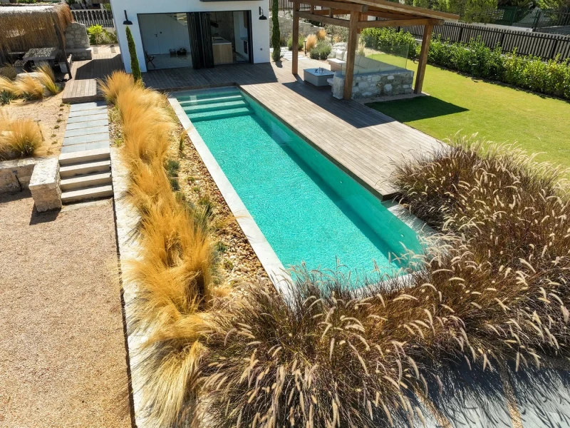 Proyecto de Piscina de Villa Antique Beige