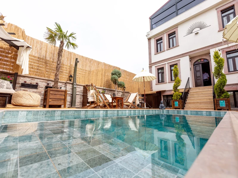 Parna Hotel & Bistro Cunda Havuz Projesi