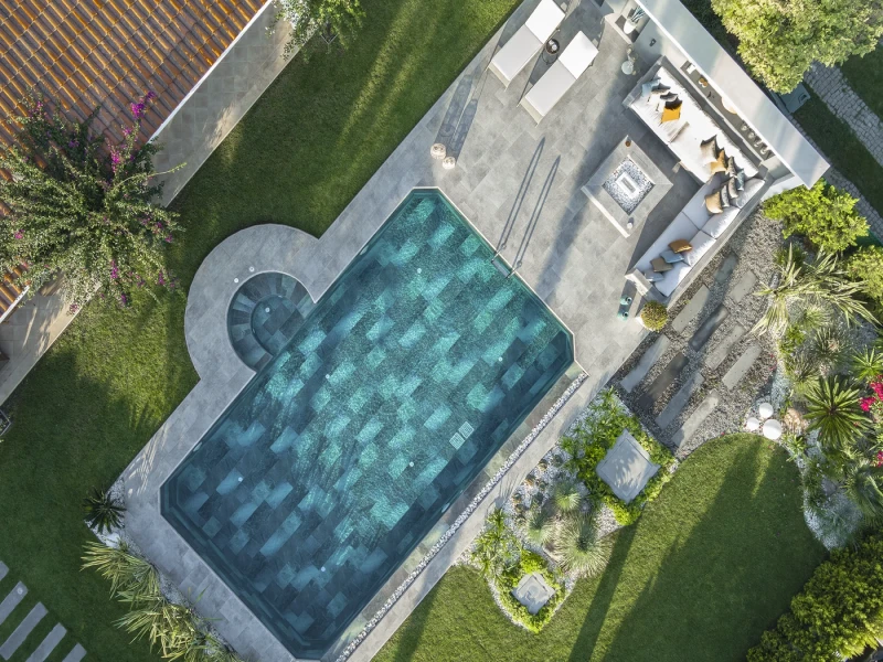 Proyecto de Terraza Porcelánica Pool Garden Grey en İzmir