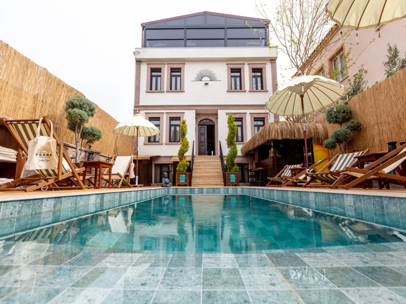 Parna Hotel & Bistro Cunda Havuz Projesi