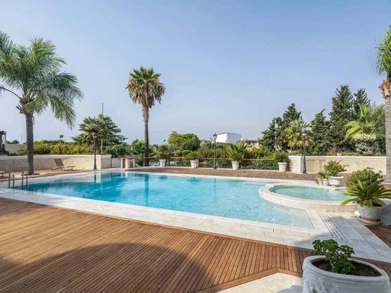 Antique Beige İzmir Narlıdere Villa Havuzu Projesi