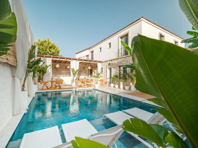 Voger Alaçatı Köyiçi Otel Havuzu Projesi