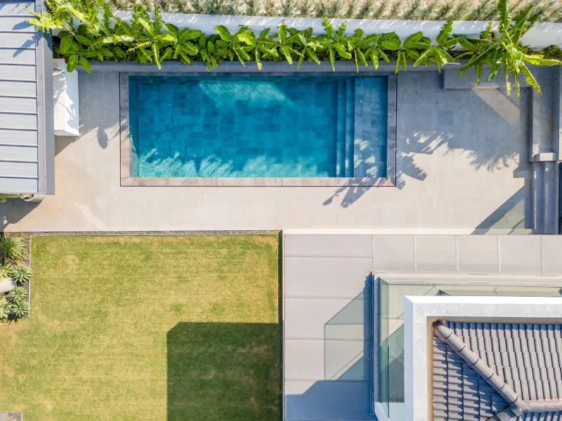 Çeşme Antique Grey Villa Havuzu Projesi