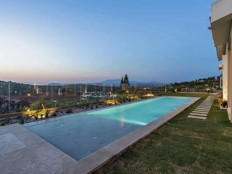 Antique Beige Çeşme Villa Schwimmbad Projekt