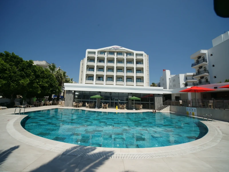 Proyecto de Piscina del Premier Nergis Beach Hotel