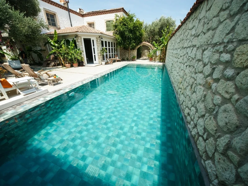 Morro Otel Alaçatı Otel Havuzu Projesi